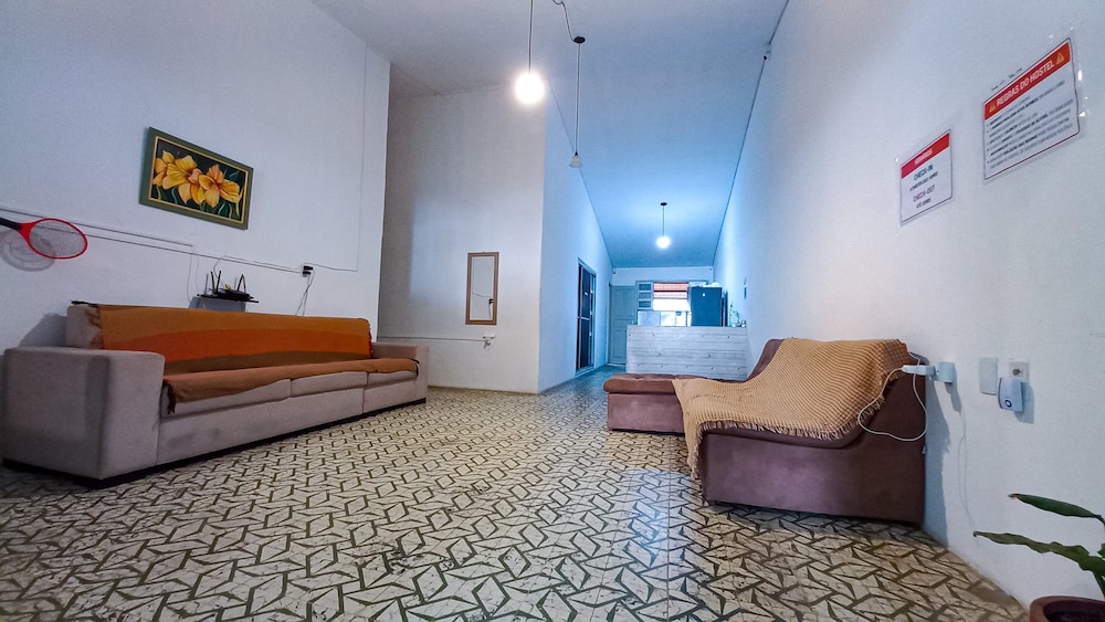 Yolo Hostel