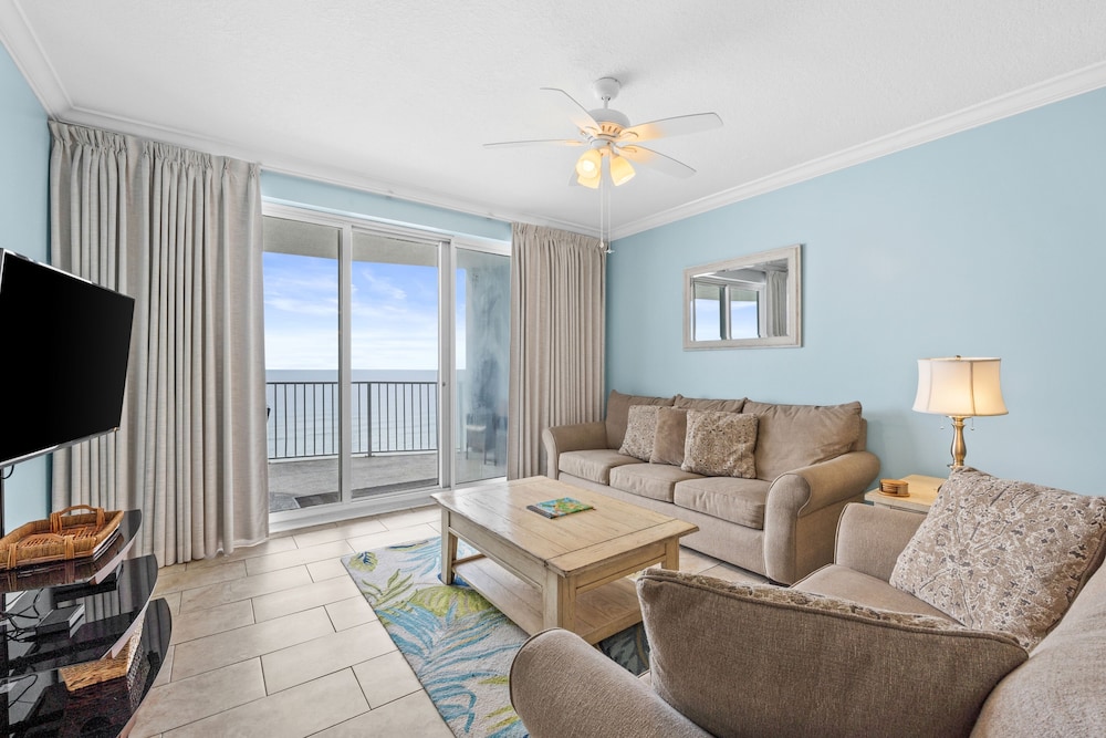 Twin Palms by Book That Condo