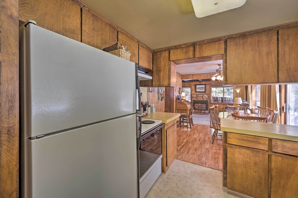 Mccall Rustic Retreat - Walk to Payette Lake!