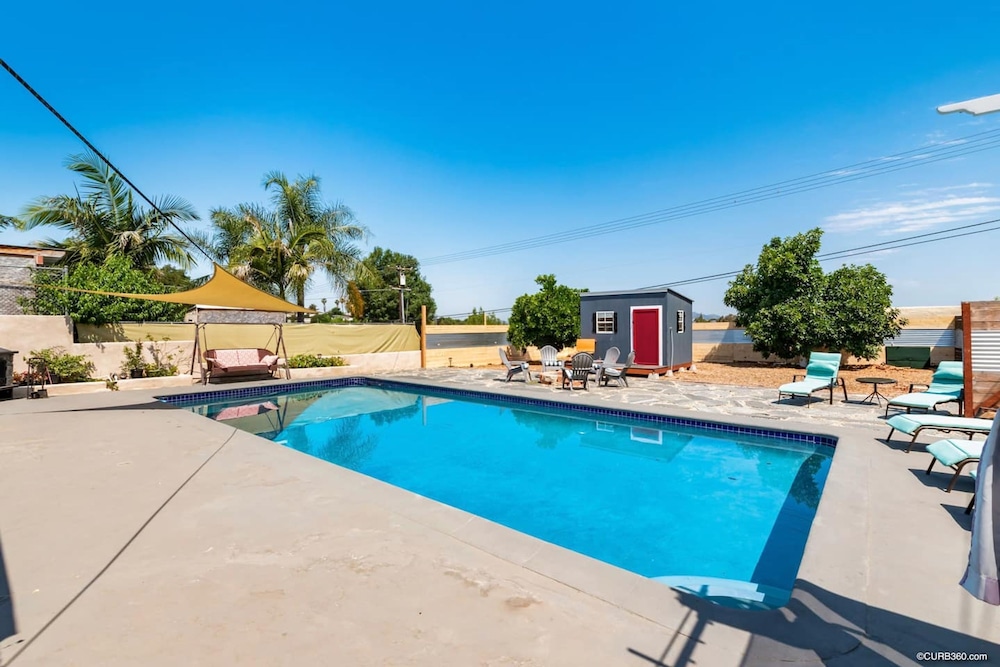 So Cal Charmer Oversized Heated Pool Hot Tub