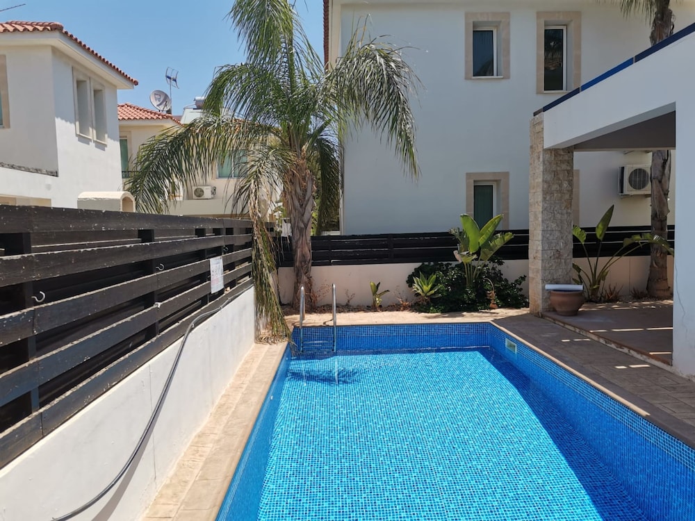 Amelia Villa With Private Pool Wifi BBQ