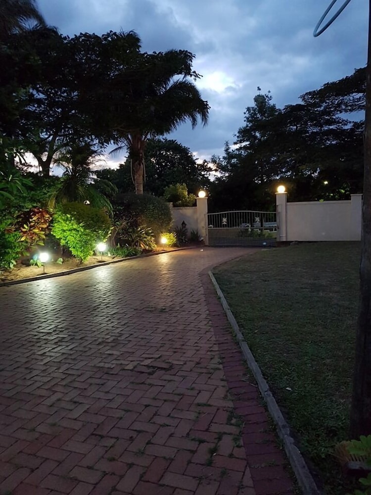 Photo 33