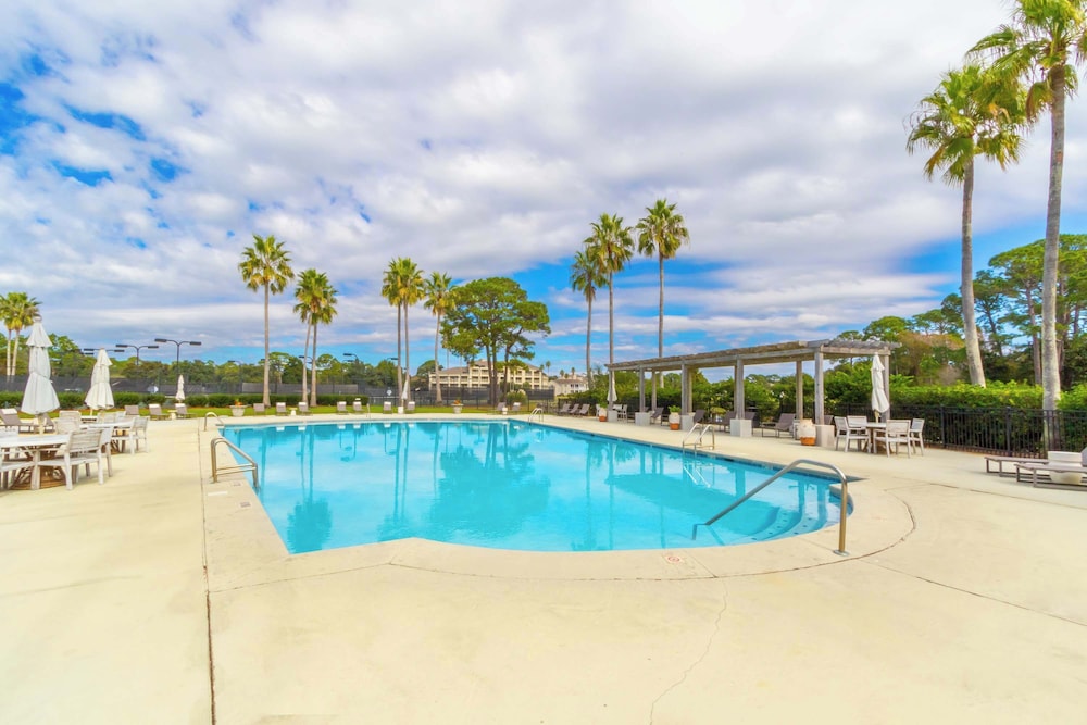 Luxury 3 Bed 3 Bath Resort Beaches Pool Golf