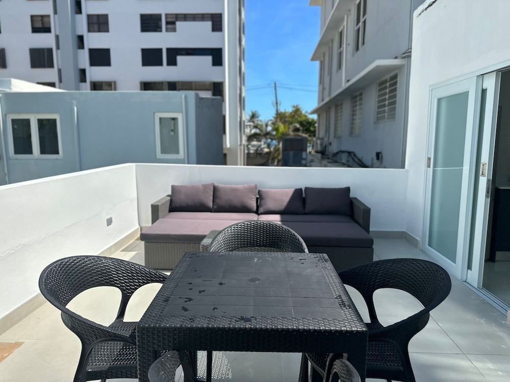 Gorgeous 1-Bedroom Beachside Suite view 3