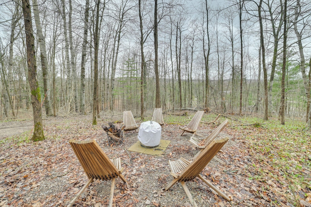 2 Mi to Nubs Nob Resort: All-season Michigan Haven