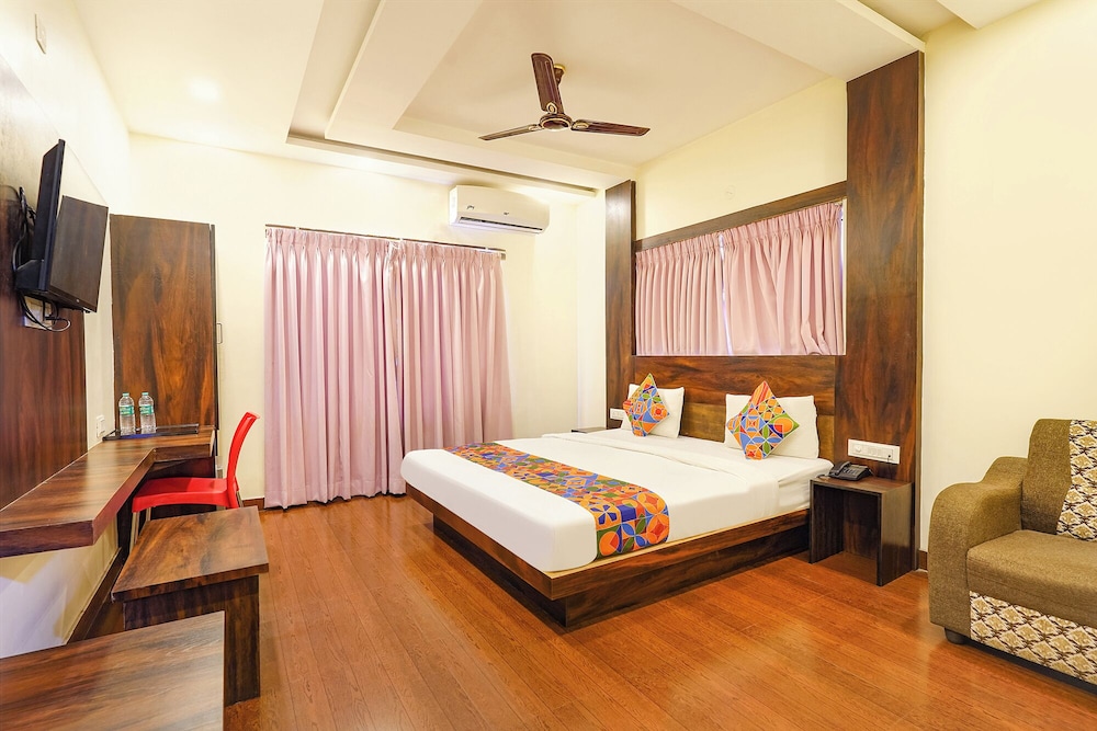 FabHotel Royal Wood Premier - Near Karnataka Golf Association, Domlur