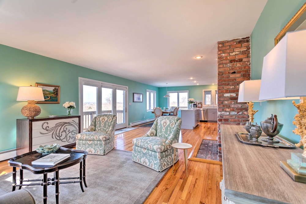 Birders Paradise Beachhouse < 2 Miles to Winery!