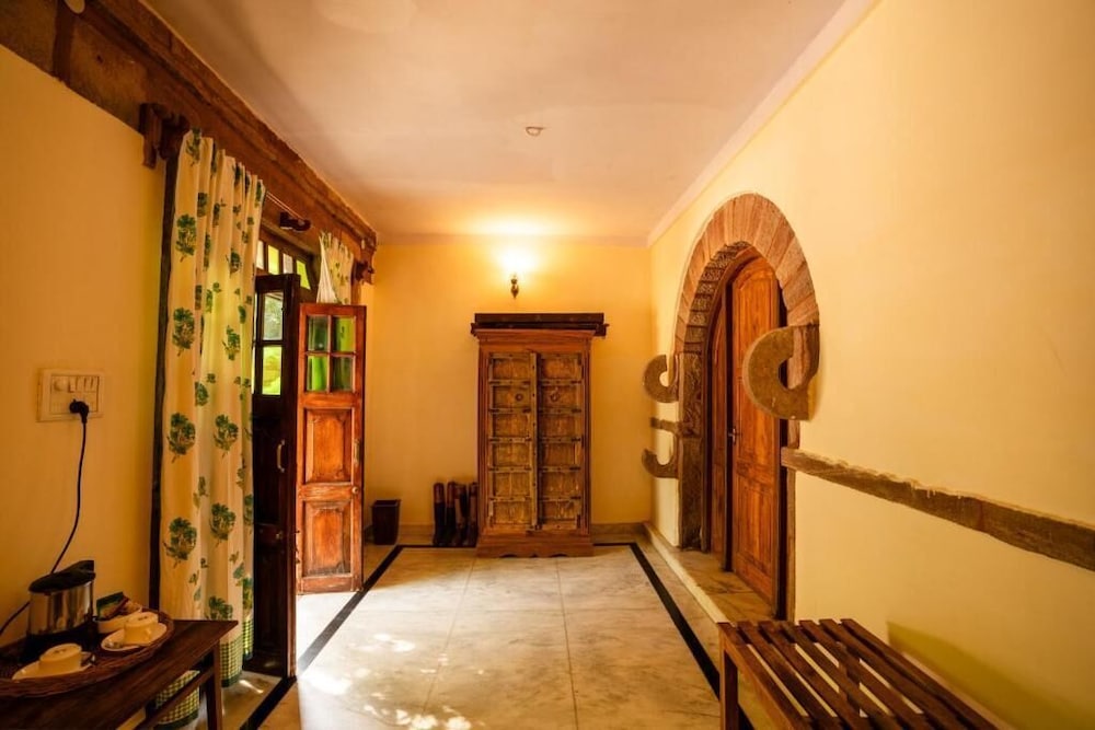 Chandelao Garh Hotel