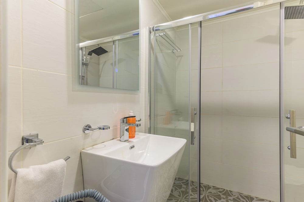 Callista 2-BR Apartment in Gemmayze