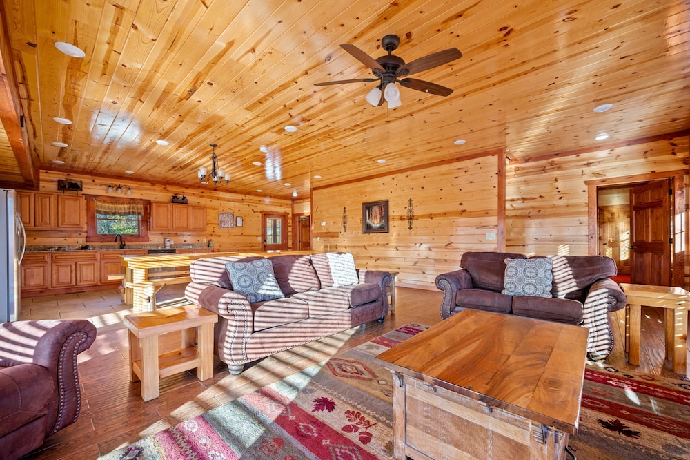 Exquisite Getaway w Indoor Pool Theater