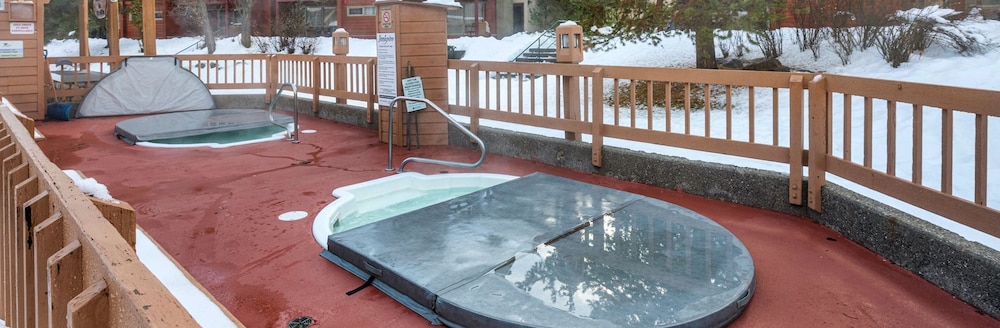 Fully RENOVATED Studio | Ski In/Out: Closest Condo to Lift | Pool & Hot Tubs - Image 4