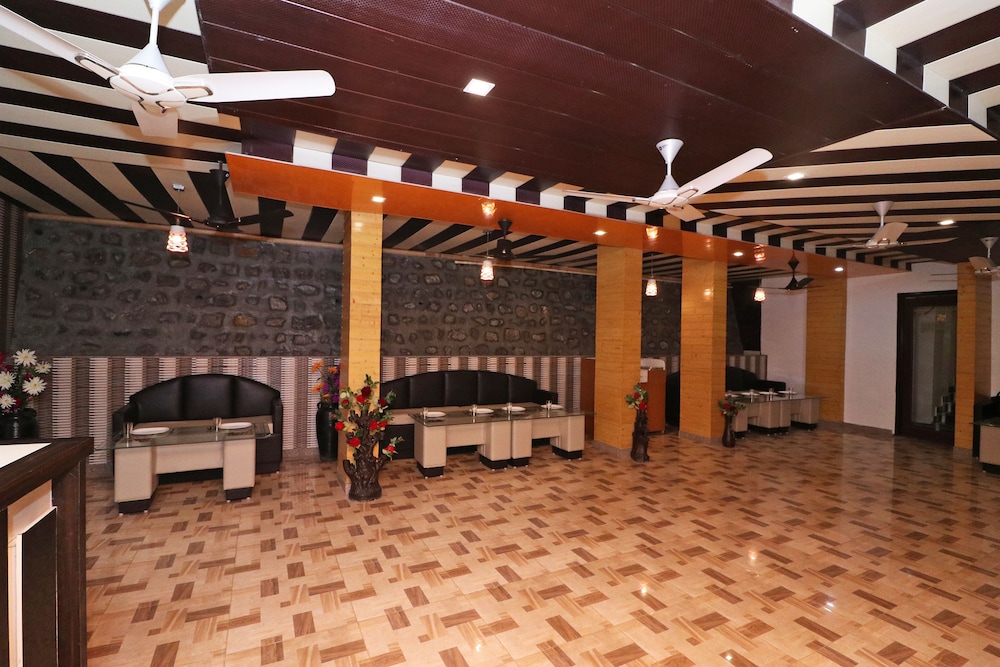 OYO 14686 Seven Heavens view 3