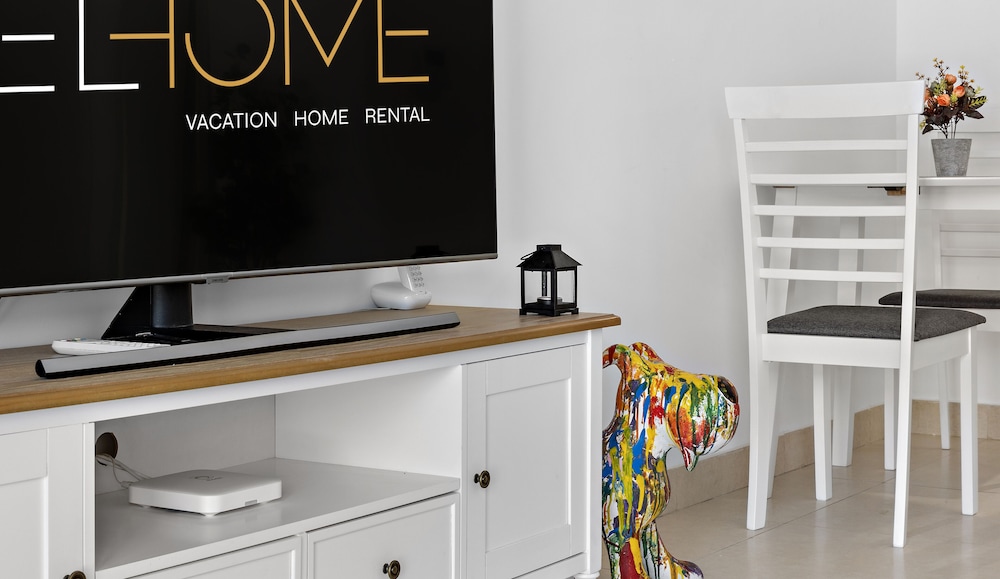 WelHome - Luxury Apt Close to Yas Water and Ferrari World
