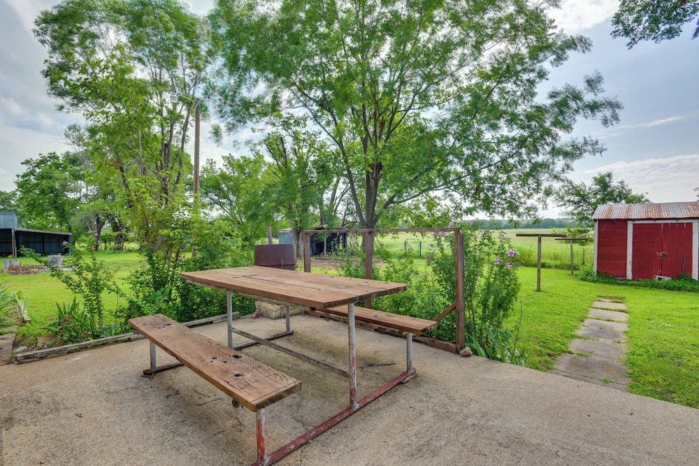 Countryside Retreat w/ Pasture Views in Hominy
