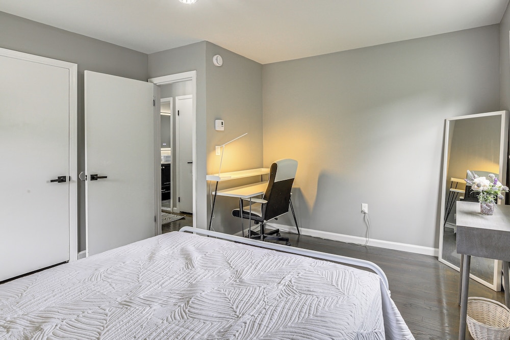 3 Mi to Main St: Modern New Paltz Home