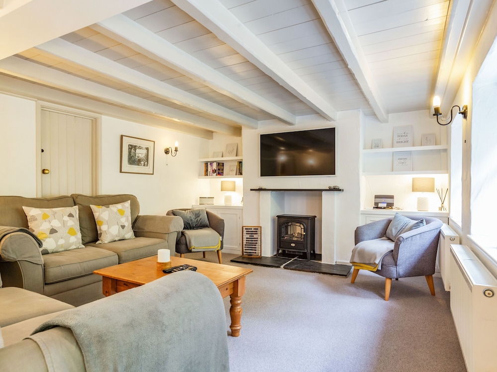 3 Rose Cottages