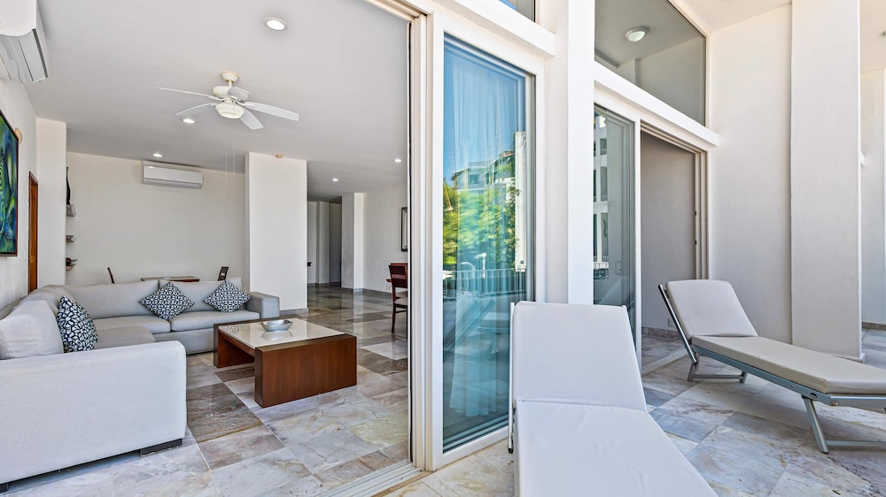 HOLT Grand Miramar Residences