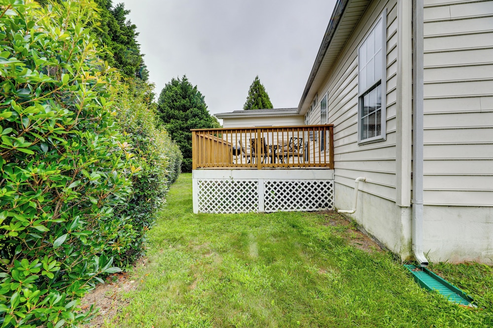 3 Mi to Bethany Beach: Family Home w/ Movie Room!