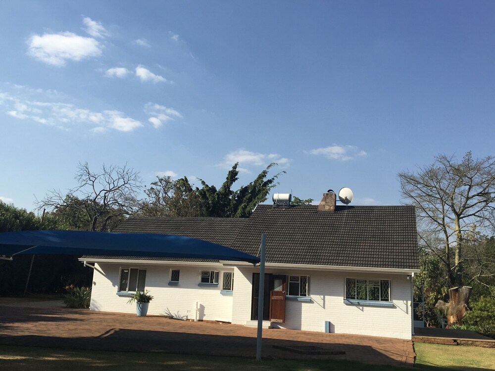 2 Bedroom Executive & Holiday Suburban Home