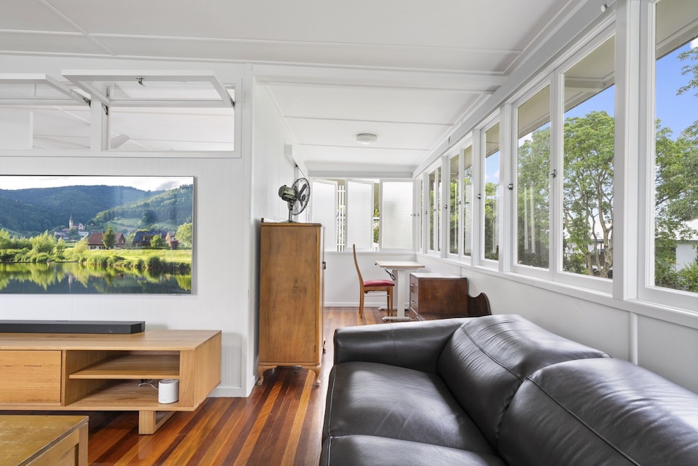 Spacious Family Home With Garden in Quiet Suburb