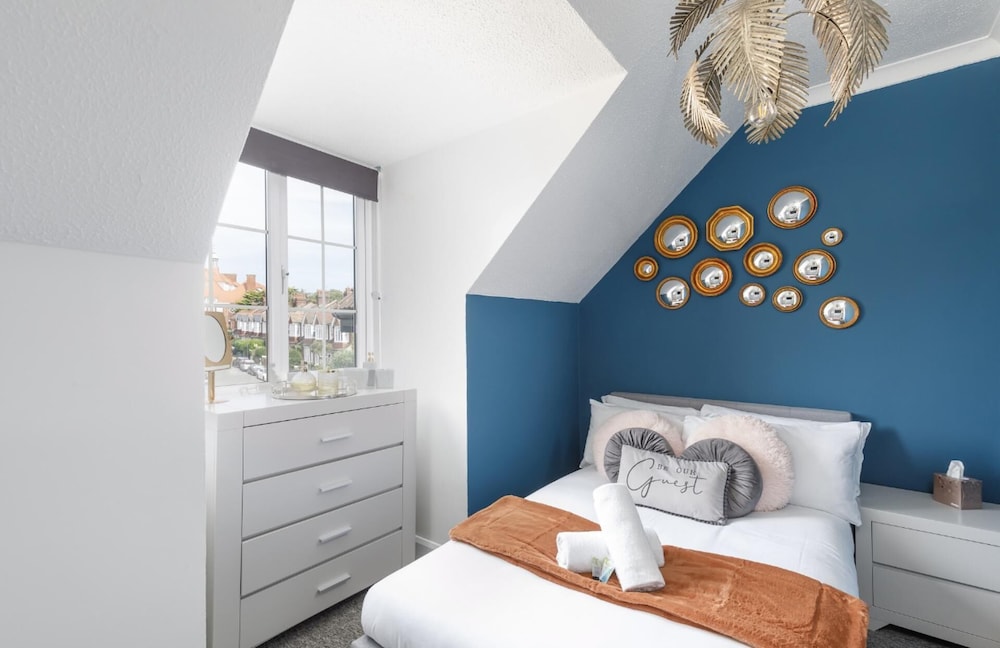 Immaculate 2-bed Apartment in Hove view 3