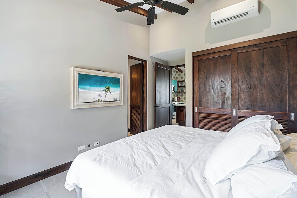 Trendy Condo with Modern Decor, Stunning Ocean Views, and Exclusive Beach Club Access
