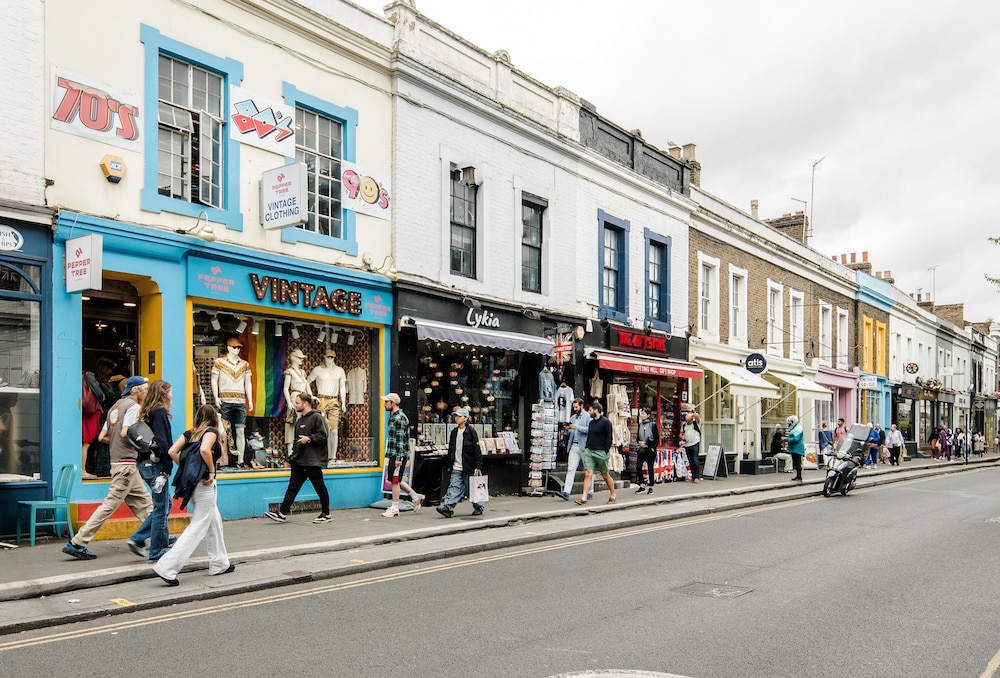 Stylish 2 Bedroom / 2 Bath In Notting Hill