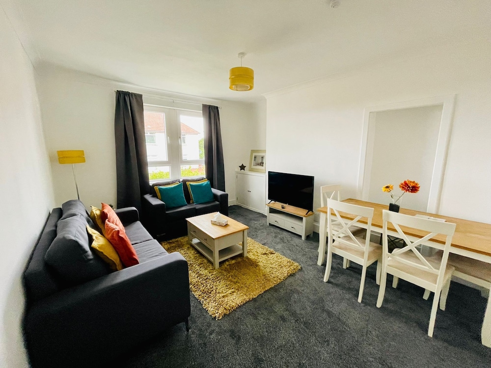 2 Bedroom Broomfield Apartment view 4