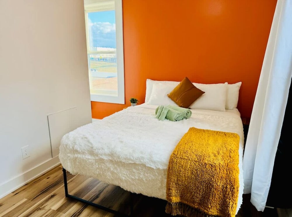 Jungle House Downtown Columbus – Modern Boutique Suites