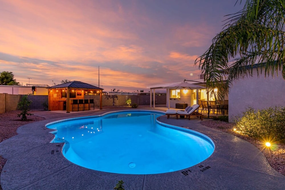 Cactus Glen Retreat Heated Pool Cabana Bar Gameroom