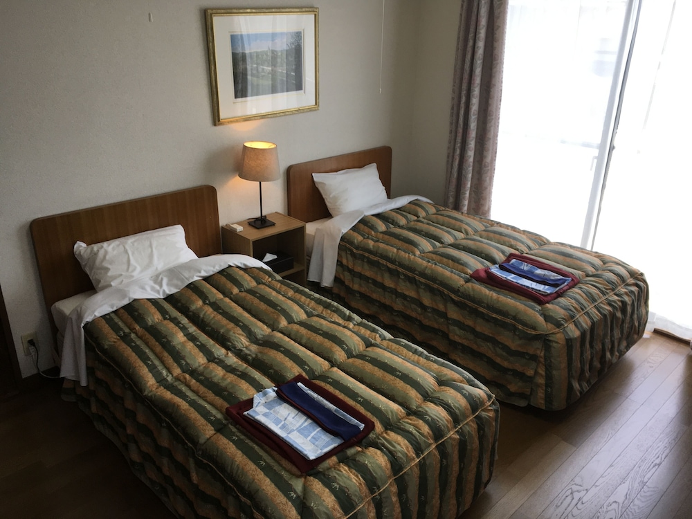 Auberge Minohama Ryuseki West view 4