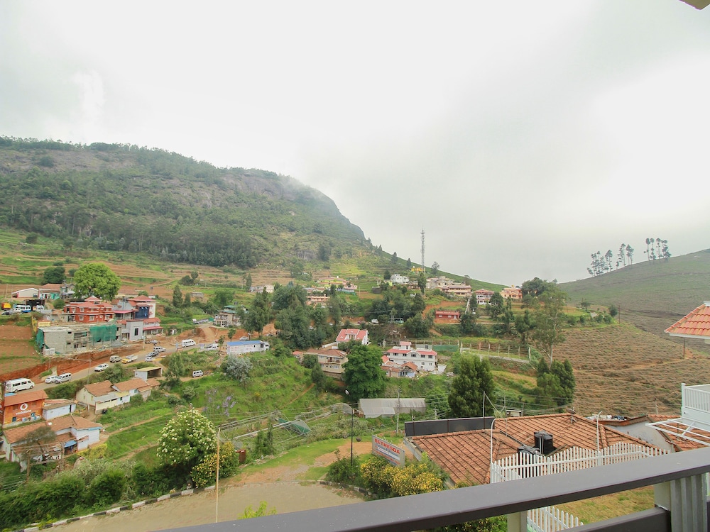 OYO 14240 MOHAN RESIDENCY