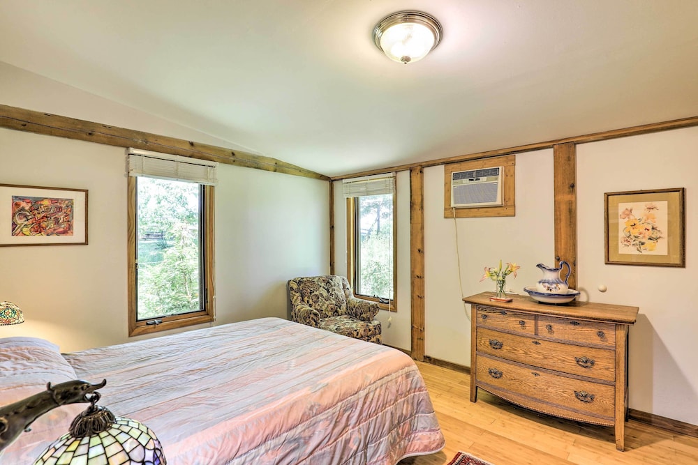 BBQ Deck + Views: 'sweet Suite' in Leicester view 2