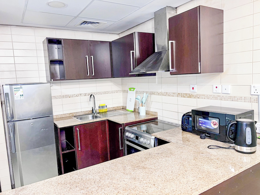 Cosmos Living 1 BR Suite Near Dubai Mari