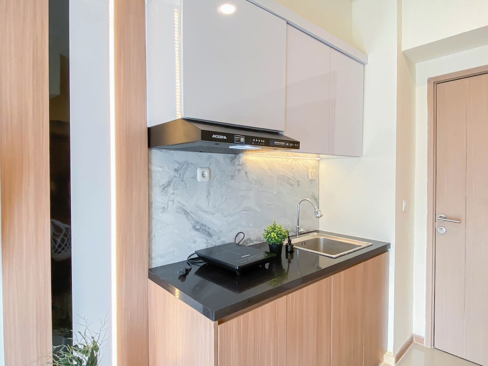 Homey And Modern 2Br At Meikarta Apartment, Cikarang - 9