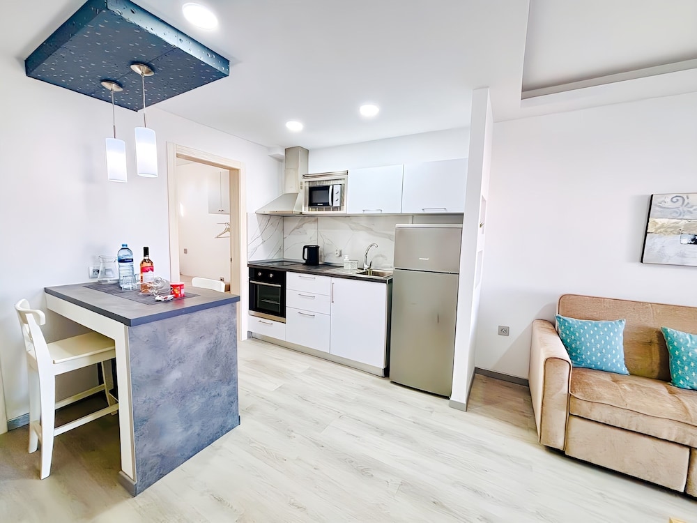 Apartment Bellissima With Pool and Wi-fi, 200m From the sea in Puerto del Carmen
