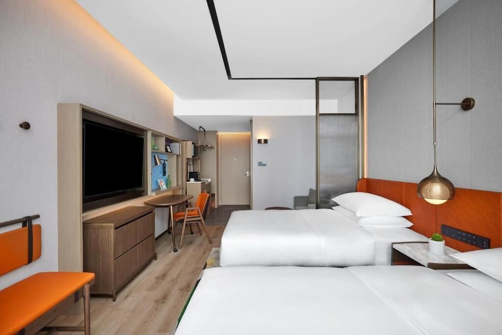 Rezen Longuu Hotel - Guangzhou Baiyun Airport Cultural Tourism City