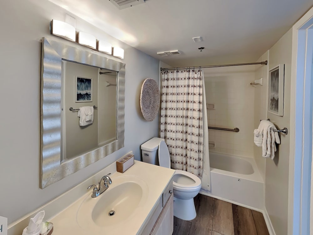 Sea Oats #603 by Southern Vacation Rentals