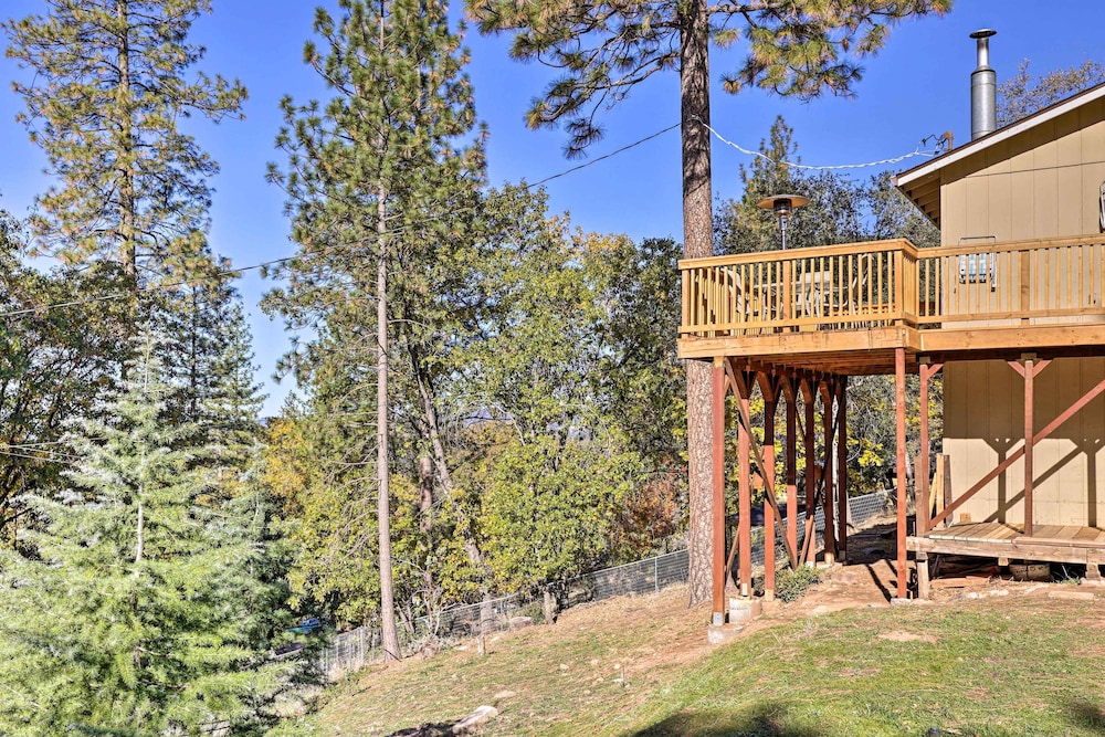 Game Room & Mtn Views: Tuolumne Hideaway! view 3