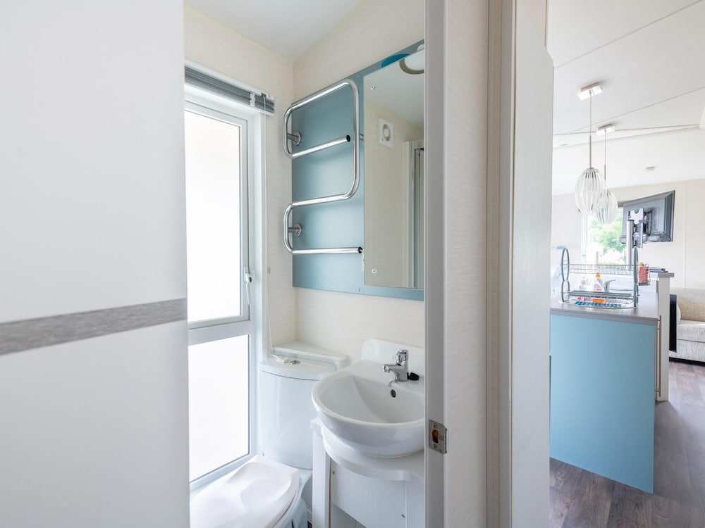 Mobile Home in Veuzain-sur-loire With Garden