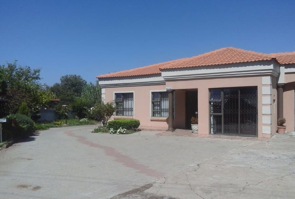 Unathi Guest Lodge