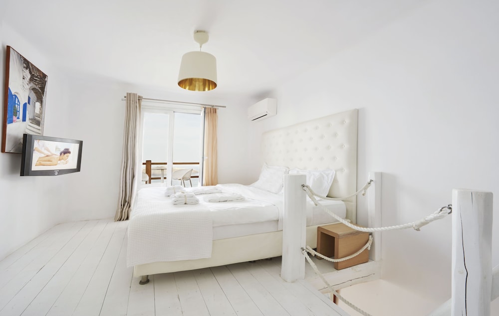 Rocabella Santorini Hotel & SPA 4