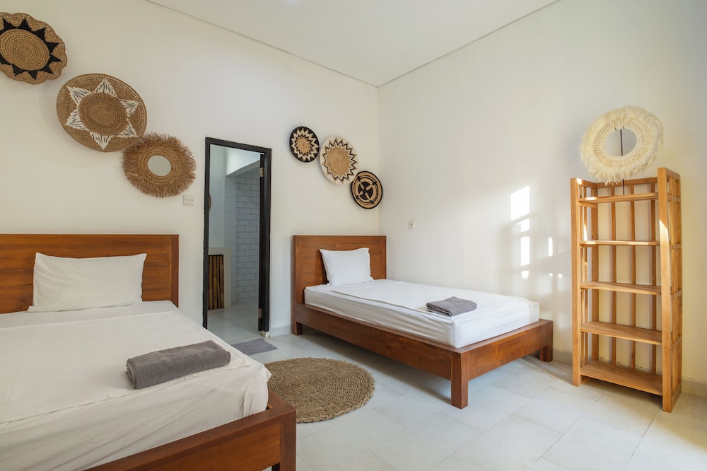Soleia Surf Camp