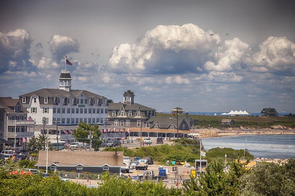 The National Hotel