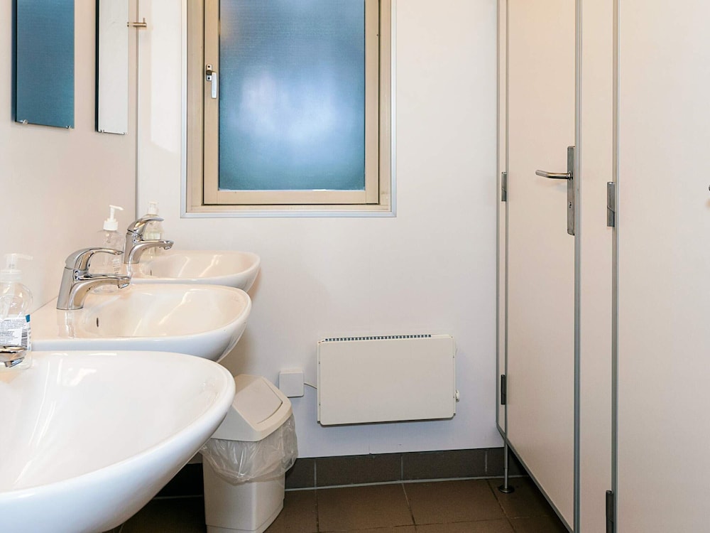 Holiday Home With Shared Bathroom, Kitchen