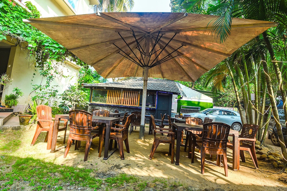 Food & Beverage