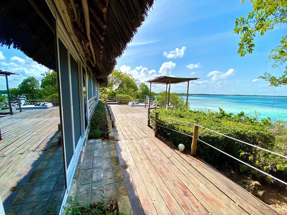 Rock and Sea Resort