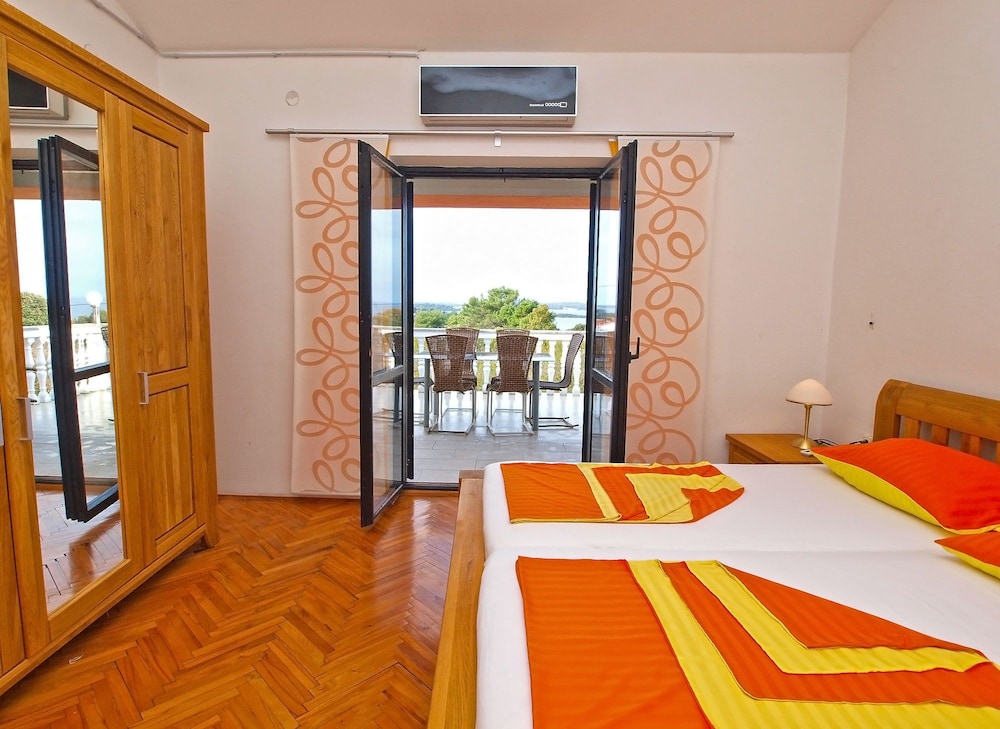 Apartments Ivan 65