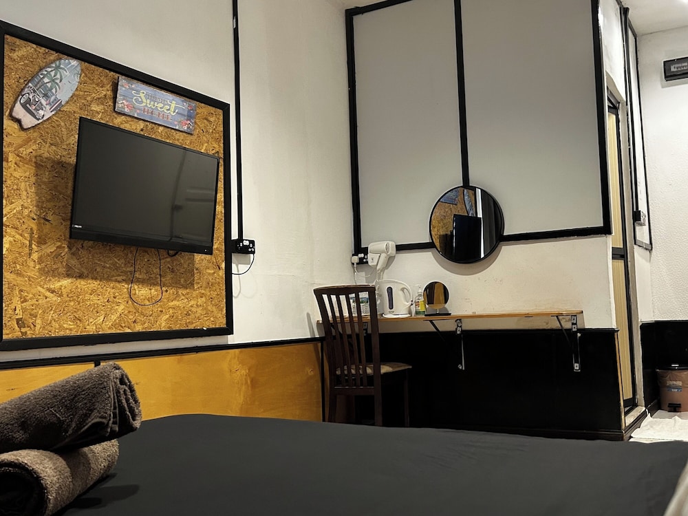 Riverbank Dungun Guesthouse & Cafe