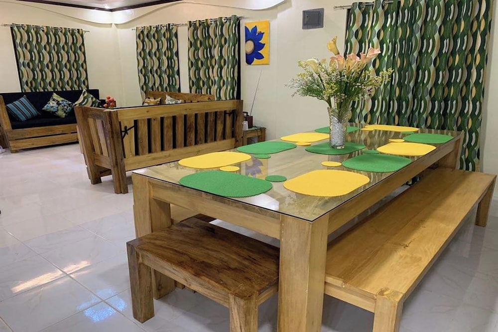Michael's Homestay - Farm Villa near Patar Beach & Bolinao Falls